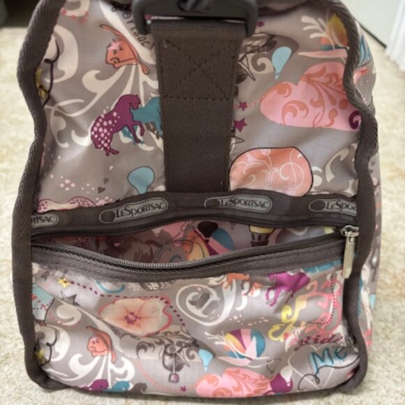 LeSportSac Weekender, Gym. Sports, Travel Bag " Like New " - Picture 3 of 9